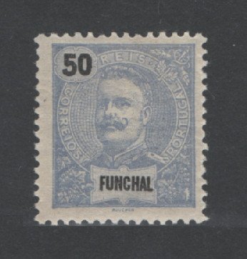 1898 - Afinsa nº 29. D. Carlos I. Selo de 50 reis novo, COM CHARNEIRA (*) e goma original. Em boas condições.