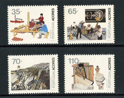 1991 - Afinsa nº 2016/19. Profissões dos Açores. Série nova sem charneira. Goma Original. Em boas condições.