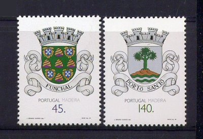 1994 - Afinsa nº 2213/4. Madeira Brasões. Série nova sem charneira. Goma Original. Em boas condições.