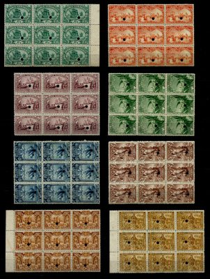 1898- Afinsa nº 1/8. 4º Cent. do descobrimento...para a India. PROVAS DENTEADAS. Série completa EM BLOCO DE 9 COM FUROS DE SEGURANÇA. Sem goma. Em boas condições.