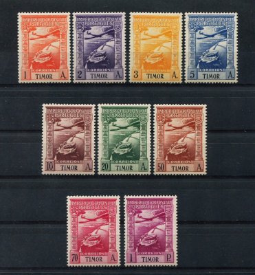 1938 - Correio Aéreo. Afinsa nº 1/9. Império Colonial Português. Série completa nova, COM CHARNEIRA (*) e com goma original. Em boas condições.