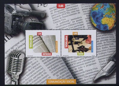 2005 - Bloco nº 320. Comunicação Social. Novo sem charneira. Em boas condições.