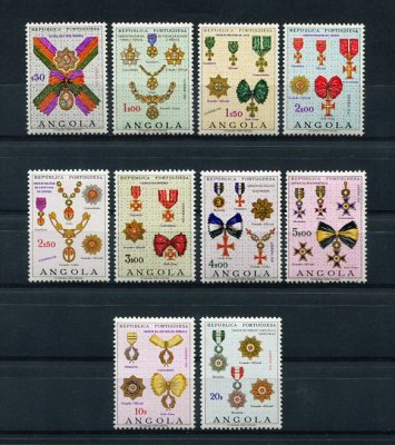 1967 - Afinsa nº 521/530. Ordens Honorificas de Angola. Série completa nova SEM CHARNEIRA (**) e com goma original. Em boas condições.