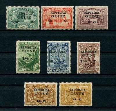 1913 - Afinsa nº 129/136. 4º Centenário do Descobrimento do Caminho Maritimo... . Sobre Timor. Série completa, nova COM CHARNEIRA (*) e goma original. Em boas condições.