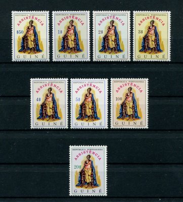 1971 - Imposto Postal. Afinsa nº 31/38. Assistência. Série completa nova SEM CHARNEIRA (**) e com goma original. Em boas condições.