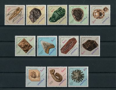 1970 - Afinsa nº 540/551. Fosseis e Minerais de Angola. Série completa nova SEM CHARNEIRA (**) e com goma original. Em boas condições.