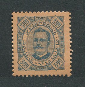 1893 - Afinsa nº 36. D. Carlos I. Selo de 300 reis novo COM CHARNEIRA (*) e goma original. Em boas condições.