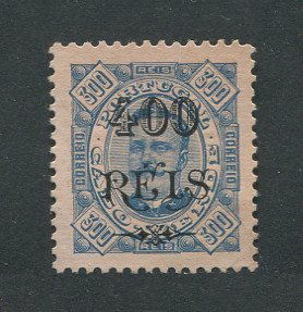 1902 - Afinsa nº 70. D. Carlos I com sobretaxa. Selo de 400r/300r novo, sem goma. Em boas condições.