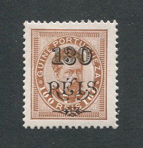 1902 - Afinsa nº 69. D. Luis I com sobretaxa. Selo de 130r/100r novo COM CHARNEIRA (*) e goma original. Denteado 12 1/2. Em boas condições.