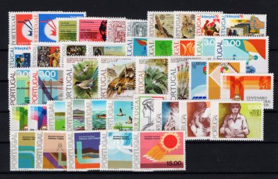 1976 -  Ano Completo. Todos os selos deste ano, novos SEM CHARNEIRA (**). Afinsa nº 1275/1317. Em boas condições.
