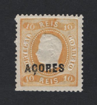 1868 - Afinsa nº 8. D. Luis I. Fita curva. Selo de 10 reis NOVO com charneira mas apresenta apenas alguns restos de goma. Em boas condições.