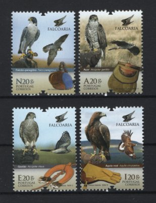 2013 - Afinsa nº 4307/4310. Falcoaria. Série completa nova sem charneira. Goma original. Em boas condições.