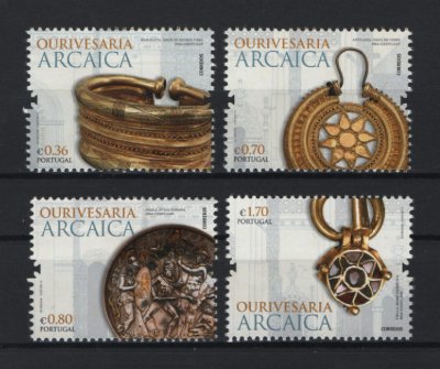 2013 - Afinsa nº 4354/4357. Ourivesaria Arcaica em Portugal. Série completa nova sem charneira. Goma original. Em boas condições.