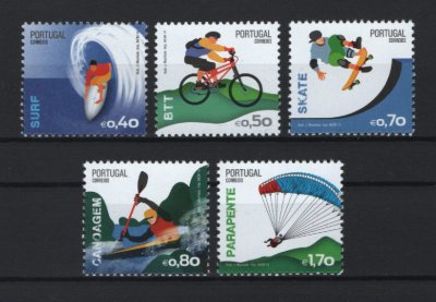 2014 - Afinsa nº 4407/4411. Desportos Radicais (1º grupo). Série completa nova sem charneira. Goma original. Em boas condições.