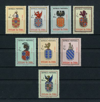 1958 - Afinsa nº 467/474. Brasões. Série completa nova SEM CHARNEIRA (**) e com goma original. Em boas condições.