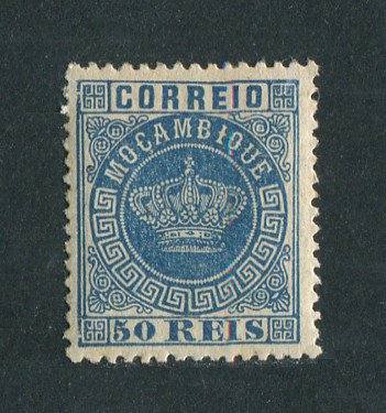 1881 - Afinsa nº 14a. Tipo Coroa, novas cores. Selo de 50 reis novo, COM CHARNEIRA (*) e goma original. AZUL. Denteado 12 1/2. Em boas condições.