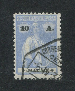 1913 - Afinsa nº 217e. Ceres. Selo de 10a usado. Papel liso, dentado 12x11 1/2. Estrelas: III-II (VARIEDADE RARA). Em boas condições.