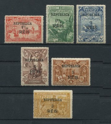 1914 - Afinsa nº 305/310. Descoberta para o Caminho Marítimo para a India, com sobretaxa. Série completa nova, COM CHARNEIRA (*) e goma original. Em boas condições.
