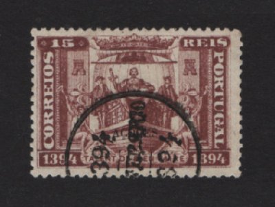 1894 - Afinsa nº 62. Infante D. Henrique. Selo de 15 reis USADO. Em boas condições.