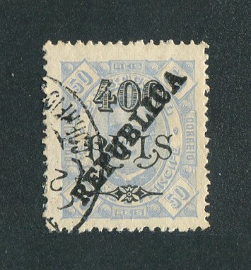 1913 - Afinsa nº 164a. D. Carlos I com sobrecarga local REPUBLICA. Selo de 400r/50r USADO. Denteado 13 1/2. Em boas condições.