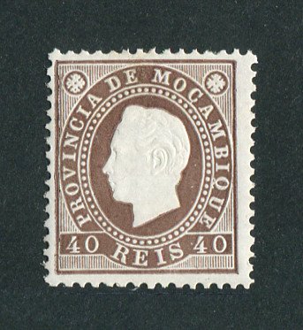 1886 - Afinsa nº 19a. D. Luis I. Selo de 40 reis novo SEM CHARNEIRA (**) e com goma original. CHOCOLATE. Papel porcelana, denteado 12 1/2. Em boas condições.