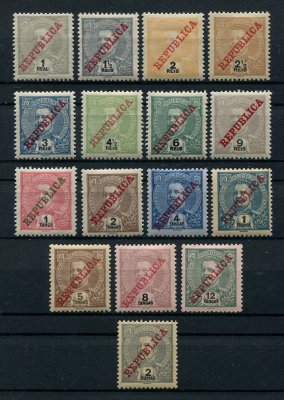 1911 - Afinsa nº 200/215. D. Carlos I com sobrecarga REPUBLICA. Série completa nova COM CHARNEIRA (*) e goma original. Em boas condições.