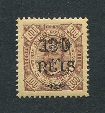 1902 - Afinsa nº 37. D. Carlos I com sobretaxa. Selo de 130r/100r novo COM CHARNEIRA (*) e goma original. Denteado 11 1/2. Em boas condições.