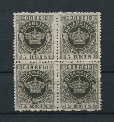 1876 - Afinsa nº 1. Tipo Coroa. Selos de 5 reis EM QUADRA. Novos sem goma. Denteado 12 1/2. Em boas condições.