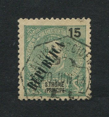 1913 - Afinsa nº 139. D. Carlos I com sobrecarga LOCAL Republica. Selo de 15r USADO. Em boas condições.