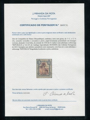 1918 - Afinsa nº 64. D. Carlos I com sobretaxa e sobrecarga. Selo de 1/4c/2 1/2r novo sem goma. Com CERTIFICADO DE PERITAGEM (CERTIFICATE). Em boas condições.