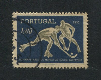 1952 - Afinsa nº 751a. 8º Campeonato do Mundo de Hóquei em Patins. Selo de 1$00 usado. PAPEL CARTOLINA. Em boas condições.