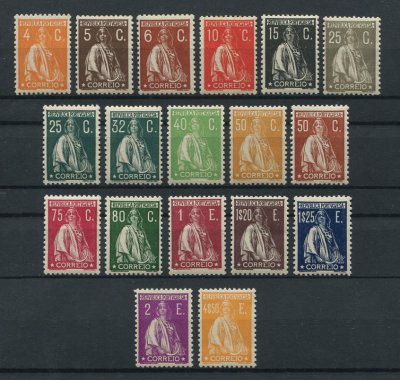 1930 - Afinsa nº 495/512. Ceres. Série completa nova, SEM GOMA. Misto de papeis pontinhado vertical e horizontal. Em boas condições.