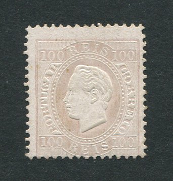 1870/6 - Afinsa nº 43f. D. Luis I, fita direita. Selo de 100 reis NOVO COM CHARNEIRA (*) e com goma original. Papel porcelana, denteado 12 1/2. Em boas condições.