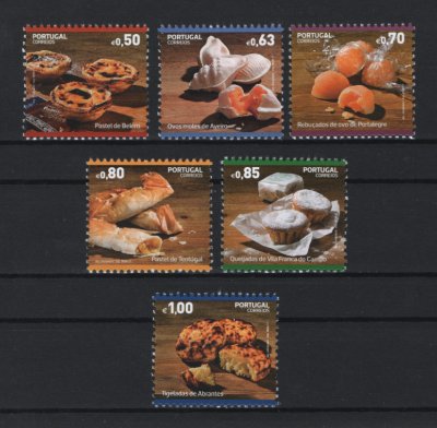 2017 - Afinsa nº 4842/4847. Doces Tradicionais de Portugal - Emissão Base (1º grupo). Série nova sem charneira. Goma Original. Em boas condições.
