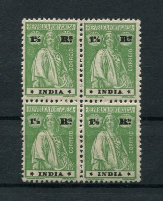 1914 - Afinsa nº 255n. Ceres. Selos de 1 1/2r EM QUADRA. Novos SEM CHARNEIRA (**) e com goma original. Papel liso 12x11 1/2. Estrelas: III-IV (posição normal). Em boas condições.