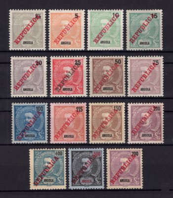 1911 - Afinsa nº  88/102. D. Carlos I com sobrecarga REPUBLICA. Série completa nova COM CHARNEIRA (*) e goma original. Em boas condições.