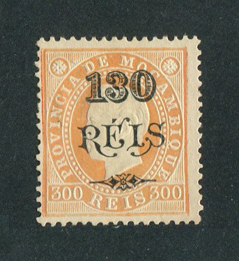 1903 - Afinsa nº 74a. D. Luis I com sobretaxa. Selo de 130r/300r novo, SEM GOMA. Papel pontinhado, denteado 13 1/2. Em boas condições.