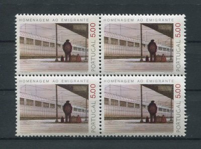 1979 - Afinsa nº 1415a. Emigrantes. Selos de 5$00 EM QUADRA. Novos SEM CHARNEIRA (**) e com goma original. TARJA FOSFORESCENTE SOBRE A PALAVRA "PORTUGAL". Em boas condições.