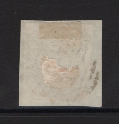 1855/56 - Afinsa nº 8. D. Pedro V, cabelos lisos. Selo de 50 reis usado. Com carimbo nº 71 - Peso da Régua. Boas margens. SOBRE FRAGMENTO. Em boas condições. EXEMPLAR NORMAL.