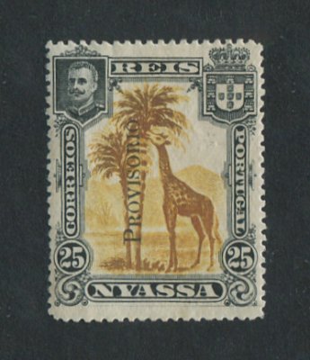 1903 - Afinsa nº 49. D. Carlos I com sobrecarga local ''PROVISORIO''. Selo de 25 reis NOVO, SEM GOMA. Com CERTIFICADO DE PERITAGEM. Em boas condições.