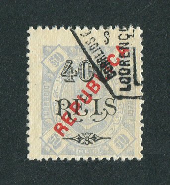 1915 - Afinsa nº 177a. D. Carlos I com sobrecarga local REPUBLICA. Selo de 400r/50r USADO. Papel pontinhado, denteado 12 1/2. Em boas condições.