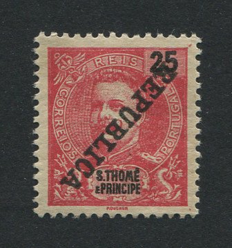 1913 - Afinsa nº 169. D. Carlos I com sobrecarga local REPUBLICA. Selo de 25r novo sem goma como emitido. SOBRECARGA INVERTIDA. Com CERTIFICADO DE PERITAGEM (CERTIFICATE). Em boas condições.