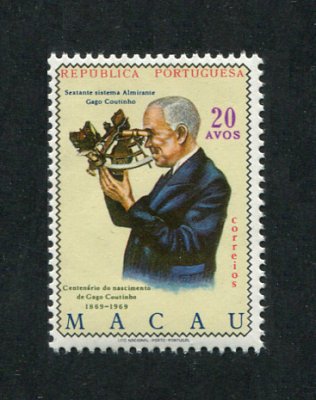 1969 - Afinsa nº 420. Centenário do Nascimento de Gago Coutinho. Selo de 20a novo SEM CHARNEIRA (**) e com goma original. Em boas condições.