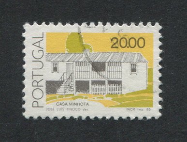 1985-89 - Afinsa nº 1714b. Arquitectura Popular Portuguesa. Selo de 20.00 usado. COM FÓSFORO ROSA e GOMA BRILHANTE. Em boas condições.