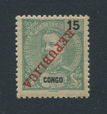 1911 - Afinsa nº 63. D. Carlos I com sobrecarga REPUBLICA. Selo de 15r novo, COM CHARNEIRA (*) e goma original. SOBRECARGA INVERTIDA. Em boas condições.