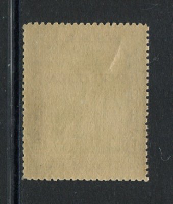 1918 - Afinsa nº 66. D. Carlos I com sobretaxa e sobrecarga. Selo de 1c/10r novo, COM CHARNEIRA (*) e goma original. Com CERTIFICADO DE PERITAGEM. Em boas condições.