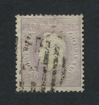 1870/6 - Afinsa nº 46a. D. Luis I fita direita. Selo de 240 reis usado. Papel COSTELADO na frente, denteado 12 1/2. Pequeno rasgo na margem superior. Com CERTIFICADO DE PERITAGEM (CERTIFICATE).