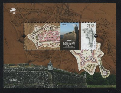 2023 - Bloco nº 678. Castelos e Fortalezas. Novo sem charneira. Em boas condições.