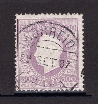 1870/6 - Afinsa nº 47D. D. Luis I, fita direita. Selo de 300 reis usado. Papel porcelana, denteado 13 1/2. Em boas condições.