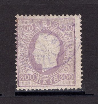 1870/6 - Afinsa nº 47D. D. Luis I, fita direita. Selo de 300 reis usado. Papel porcelana, denteado 13 1/2. Em boas condições.